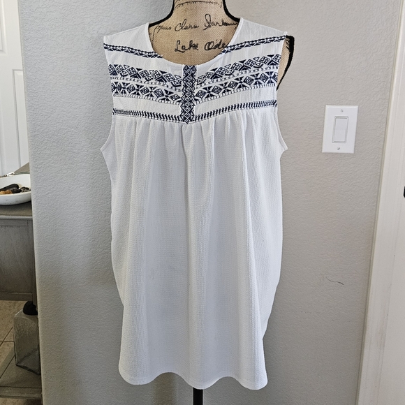 Adrianna Papell Tops - Adrianna Papell Embroidered Blouse